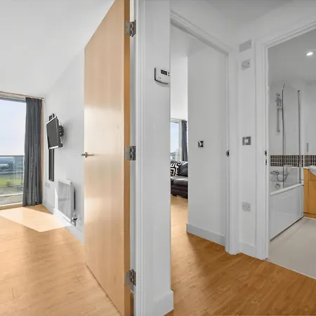 Cotels At Vizion Serviced Apartments, Superfast Broadband, Central Location, Free Parking, Fully Equipped Kitchen Milton Keynes Exterior photo