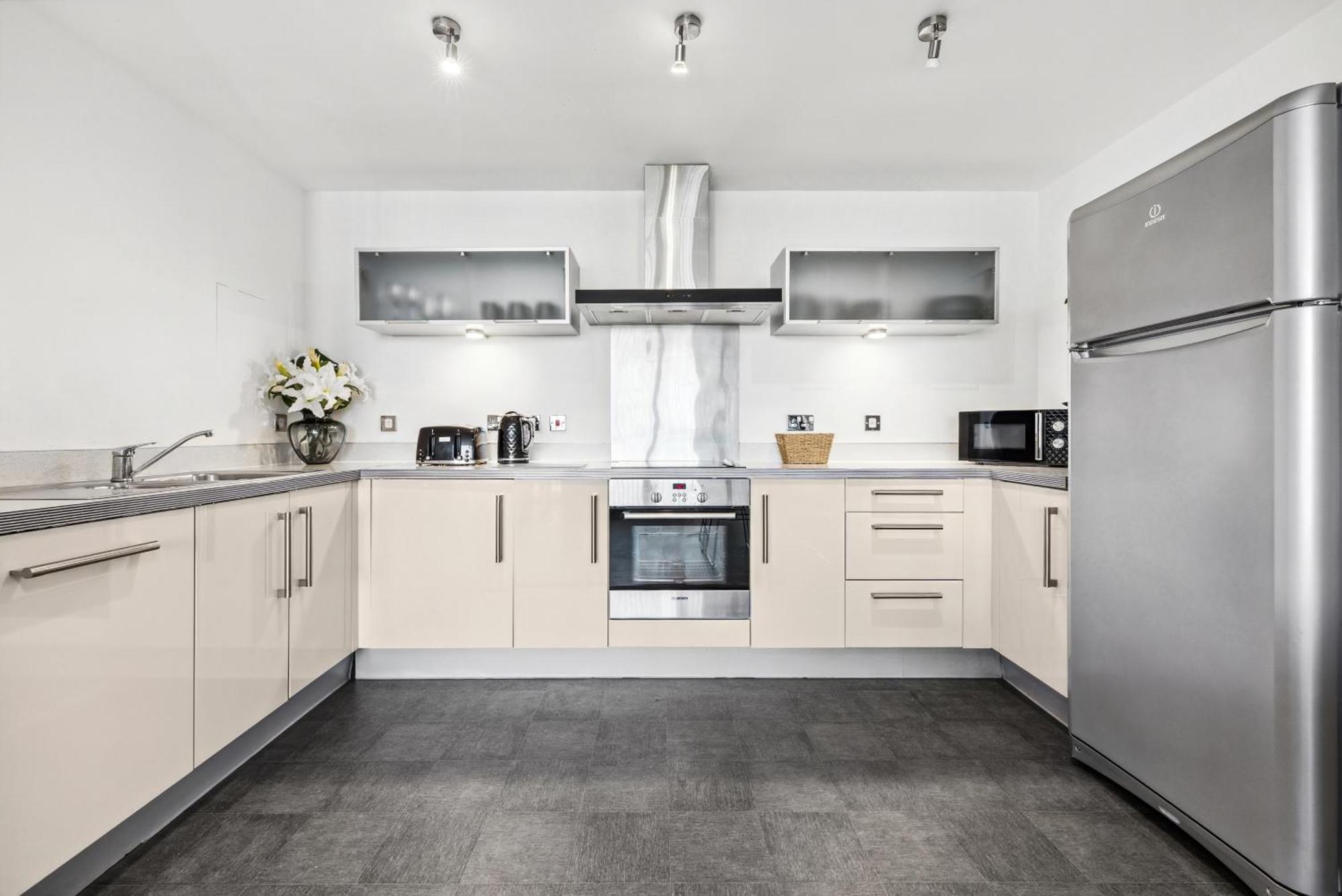 Cotels At Vizion Serviced Apartments, Superfast Broadband, Location, Free Parking, Fully Equipped Kitchen Milton Keynes